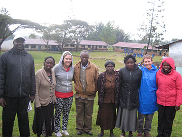 Kapkondor water tank teachers, FOLK staff and FOL volunteers